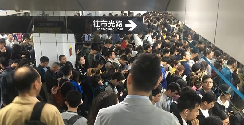 萝卜快跑背后:网约车司机不应成为所有人的就业底线